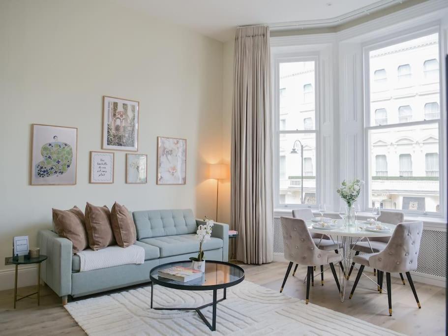 Stylish And 1 Bedroom *