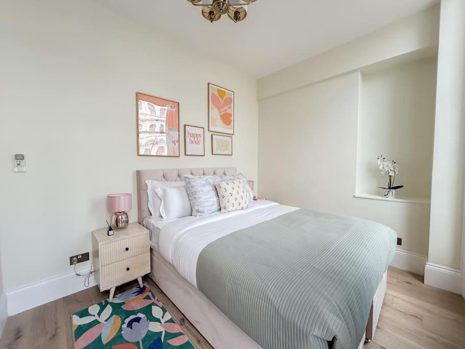 Stylish And 1 Bedroom Apartment London